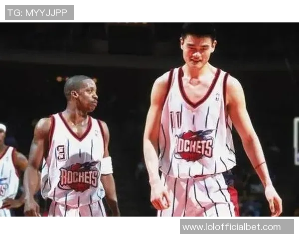 姚明的篮球传奇与影响力深度解读：从球场到社会的多重角色分析