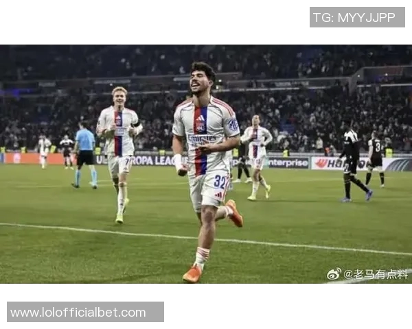 欧联杯惊天逆转里昂主场2-2战平巴萨引发全场狂欢