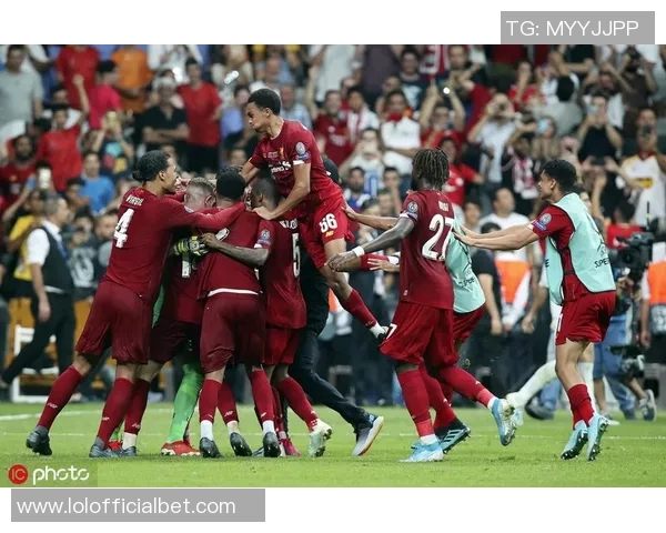 英超激战利物浦与切尔西握手言和补时进球引发全场狂欢与转会传闻