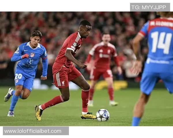 友谊赛精彩回顾：里昂大胜利物浦绝杀瞬间点燃全场热情